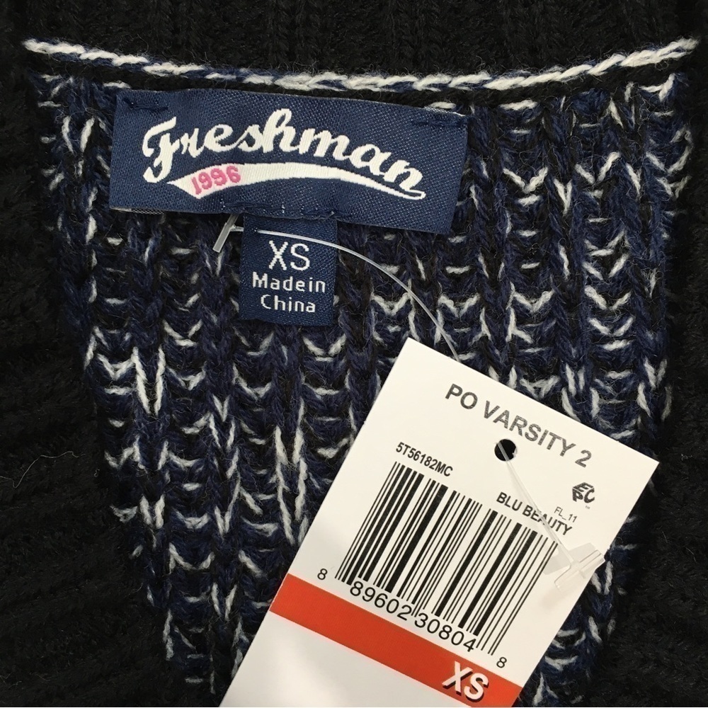 Freshman Varsity over size V-neck long sleeve chunky knit pull over sweater - Picture 9 of 16